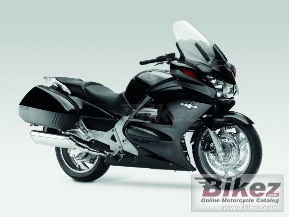 2011 Honda ST1300 Pan-European photo